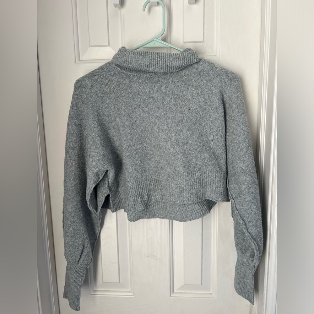 Small urban outfitters grey cropped turtleneck sweater